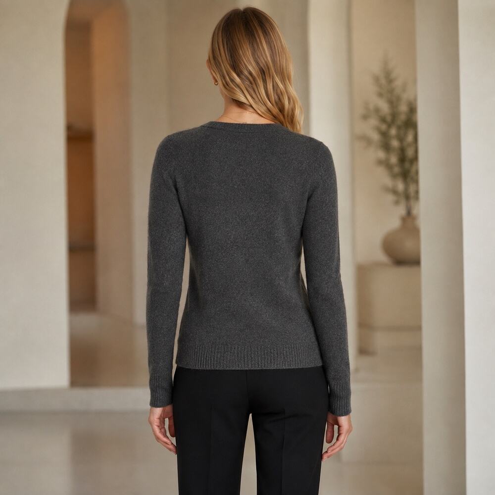 Quiet Luxury Cashmere V-Neck Sweater C by Bloomingdale’s Charcoal Gray Capsule - Picture 3 of 13